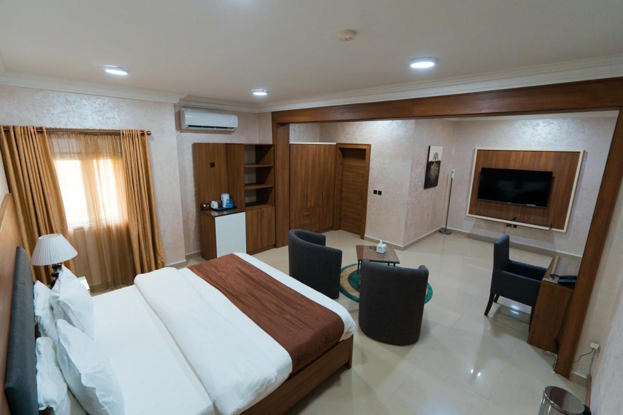 Phoenicia Suites Wupa Dış mekan fotoğraf